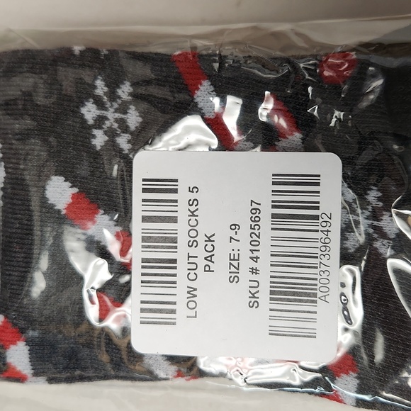 ❤️NWT VINTAGE TORRID 5 PAIRS WIDE SOCKS - CHRISTMAS SOCKS - SKULLS STARS WIDE WW - Picture 10 of 11